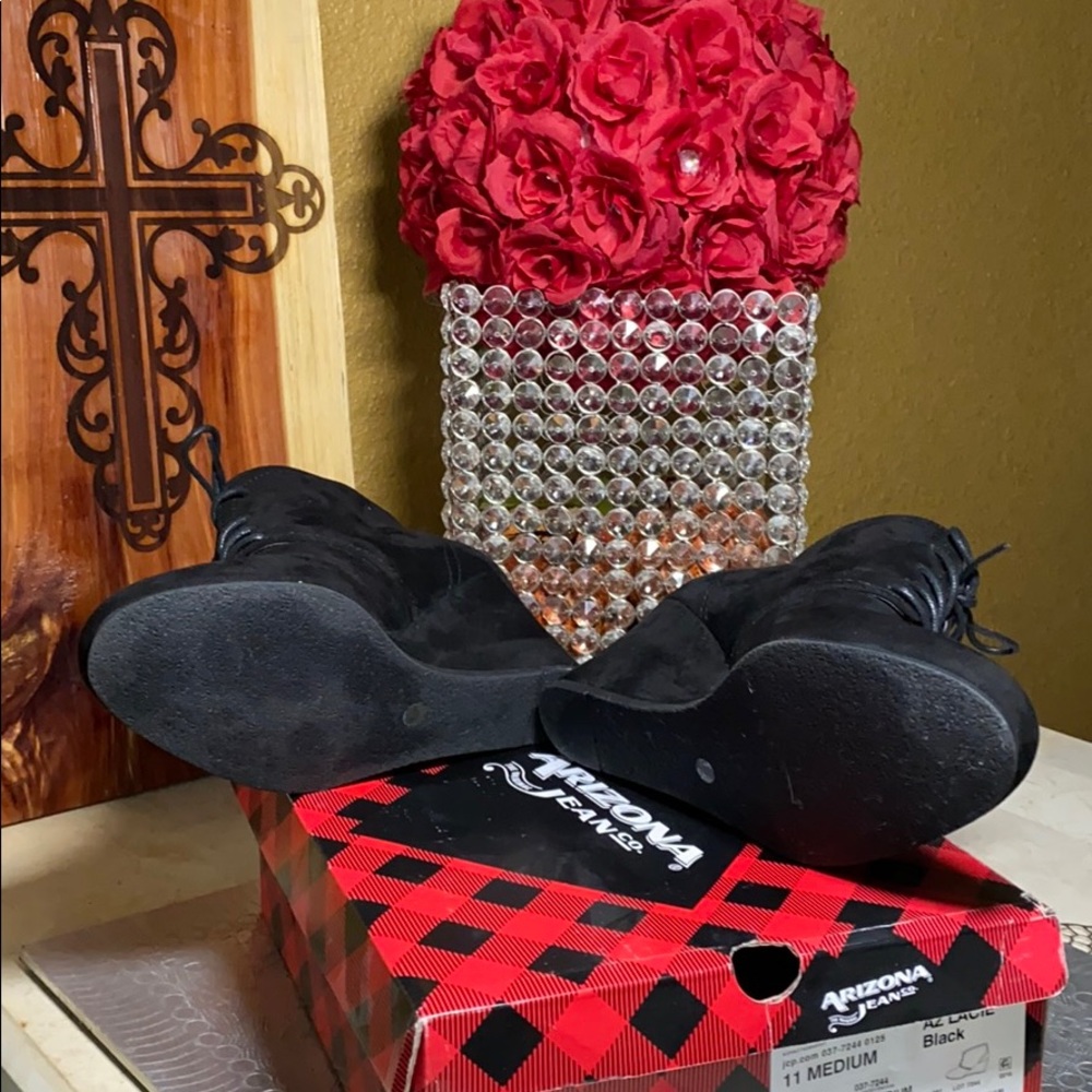 Arizona Lacie Booties - Picture 3 of 6